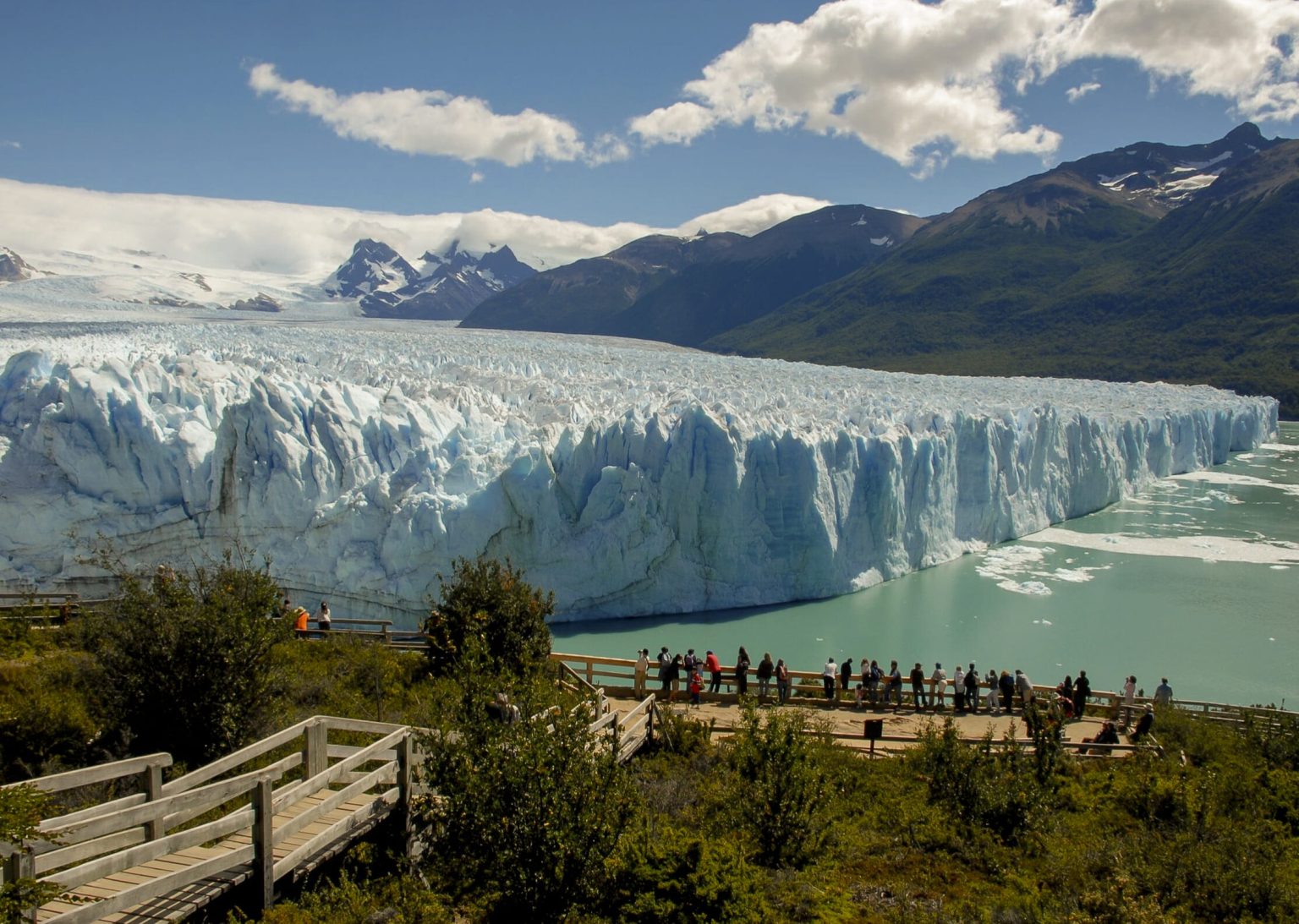 Perito-Moreno-Glacier-Boat-Tour-9-1